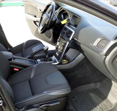 Volvo V40 19