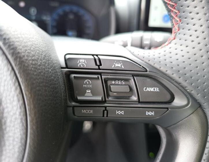 Toyota Yaris Cross 13