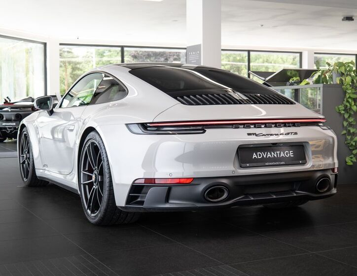 Porsche 911 4