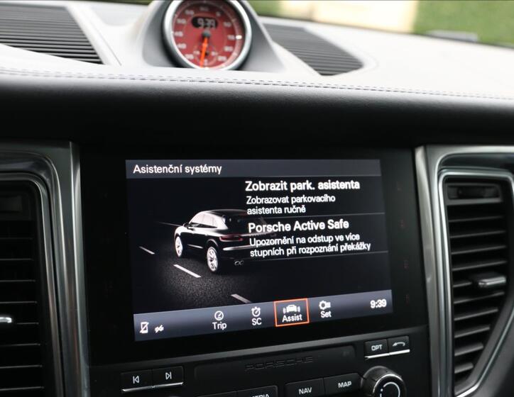 Porsche Macan 40