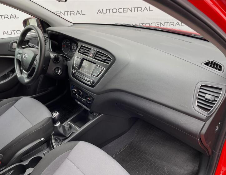 Hyundai i20 17