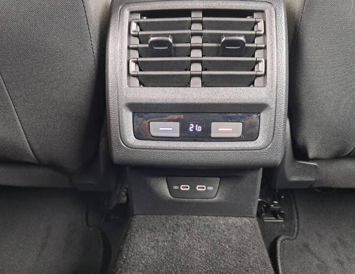 Volkswagen Golf 23