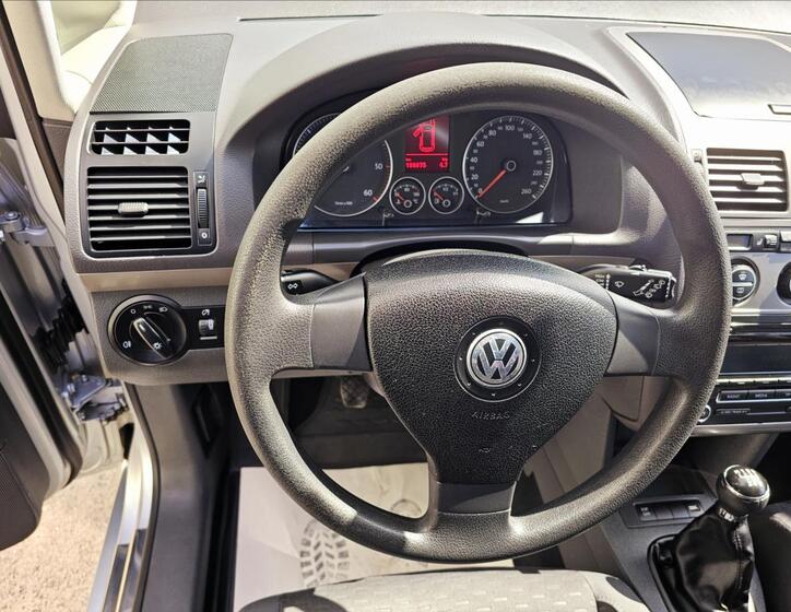 Volkswagen Touran 11