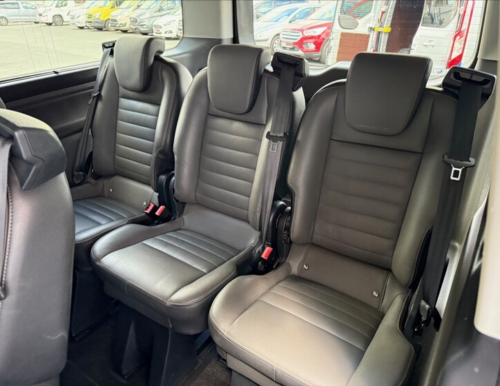 Ford Tourneo Custom 24
