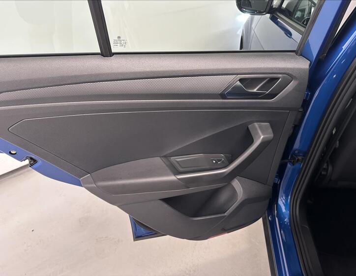 Volkswagen T-Roc 25