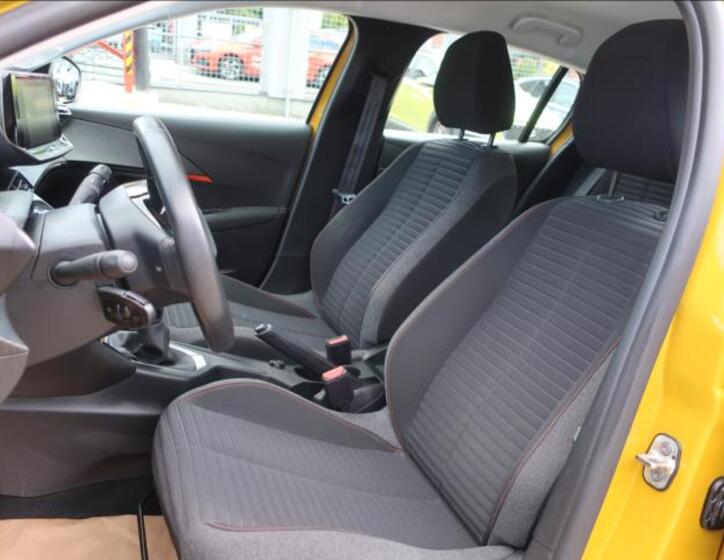 Peugeot 208 10