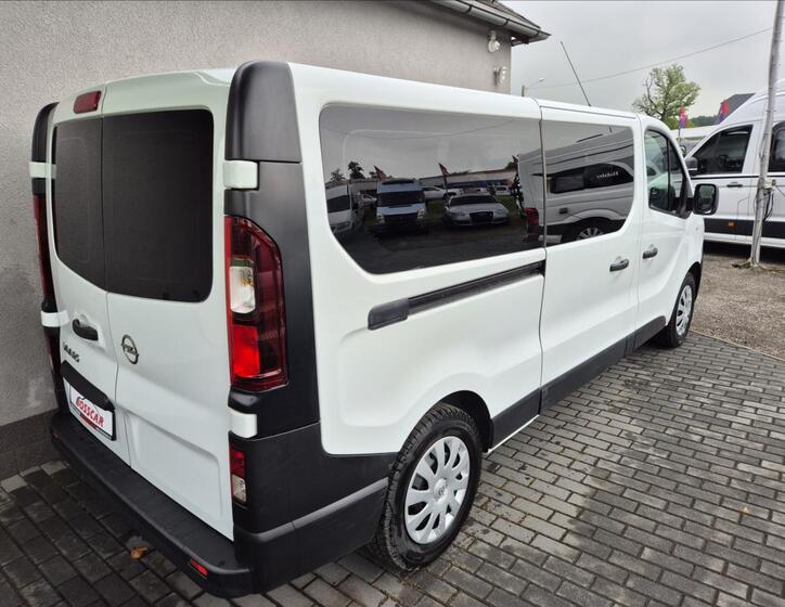 Opel Vivaro 6