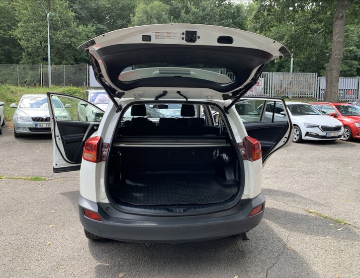 Toyota RAV4 17