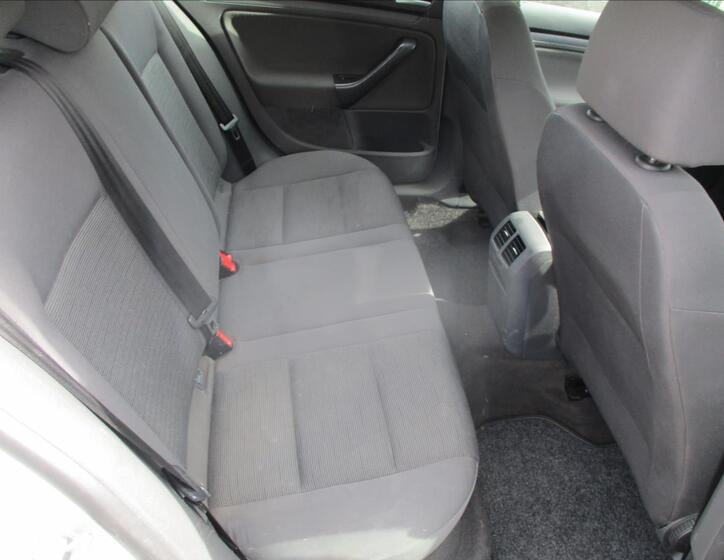 Volkswagen Golf 10