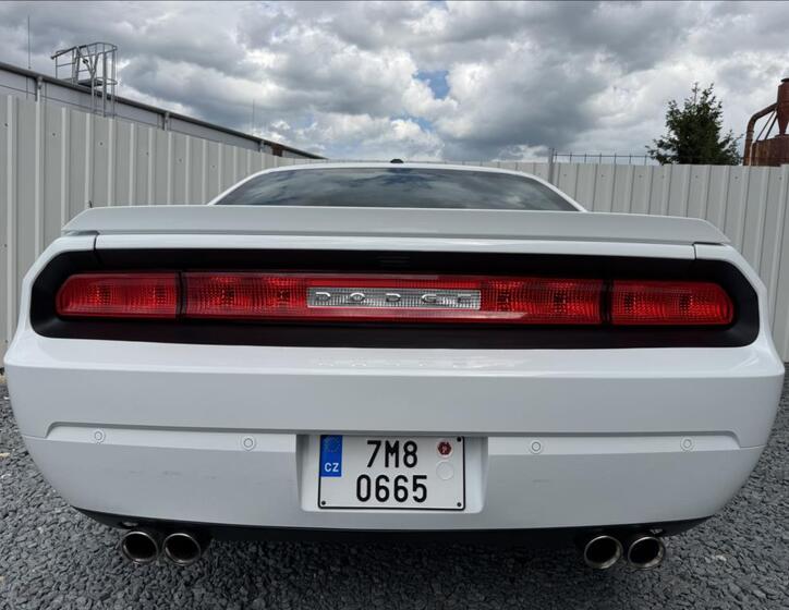 Dodge Challenger 13