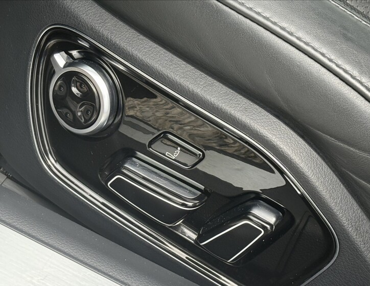 Audi A8 10