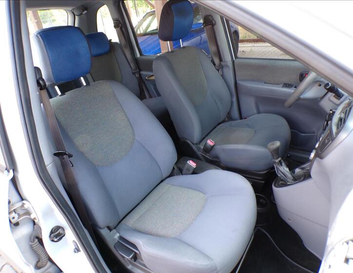 Hyundai Matrix 18