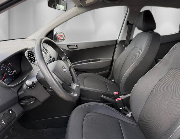 Hyundai i10 13