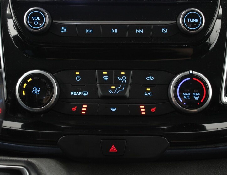 Ford Tourneo Custom 17