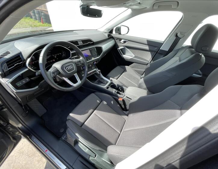 Audi Q3 5