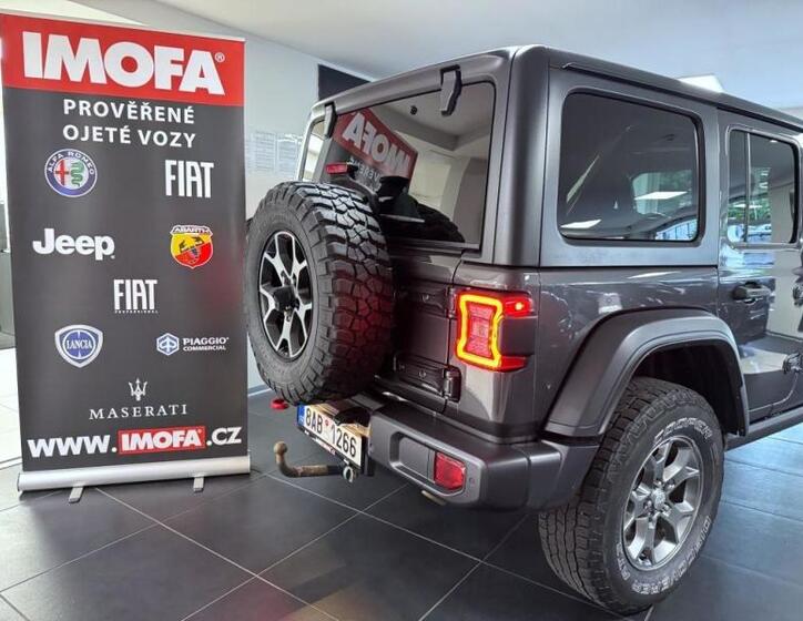 Jeep Wrangler 5