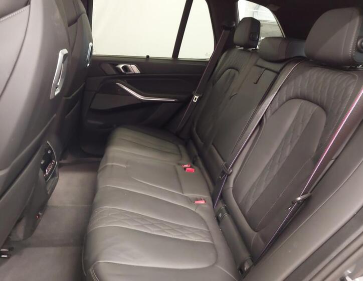 BMW X5 8