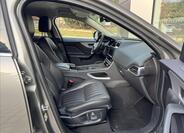 Jaguar F-Pace 14