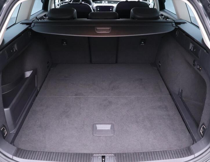Volkswagen Passat 10