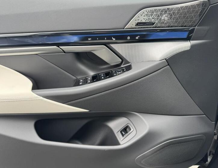BMW i5 14