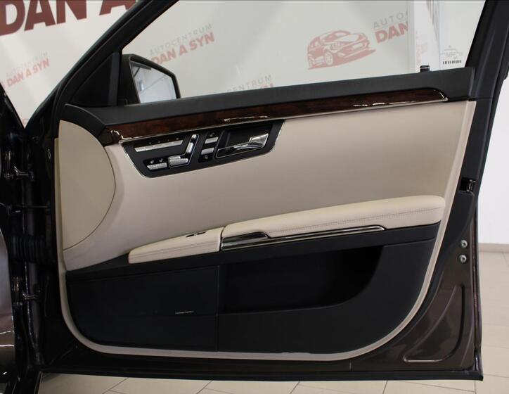 Mercedes-Benz Třídy S 11