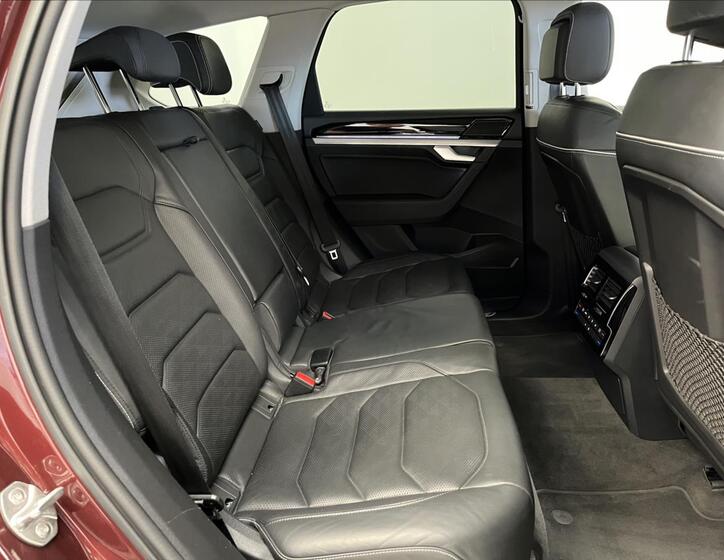 Volkswagen Touareg 25