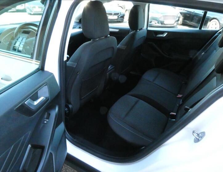 Ford Focus 18