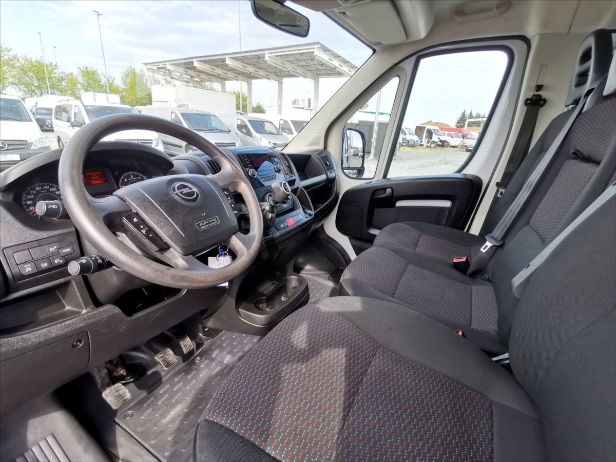 Opel Movano