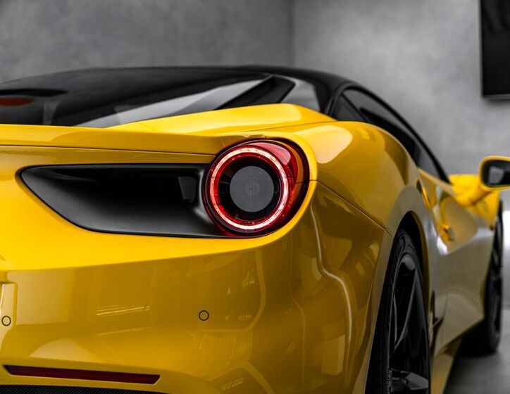 Ferrari 488 10