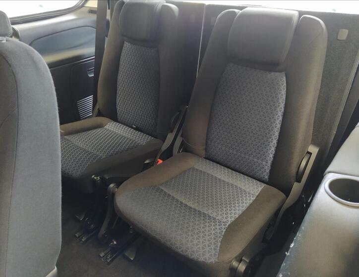Ford Galaxy 11