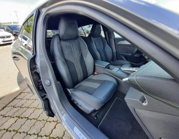 Peugeot 408 16