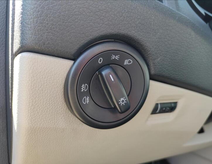 Volkswagen Caravelle 24