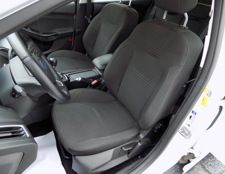 Ford Focus 10