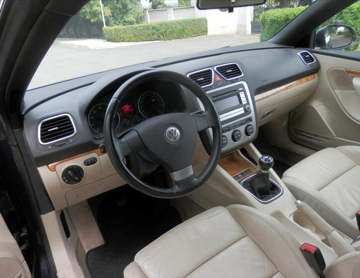 Volkswagen EOS 19