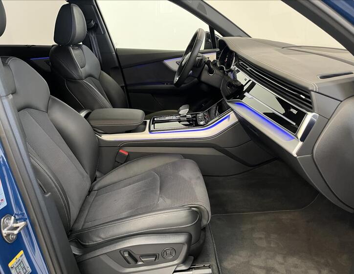 Audi Q7 25