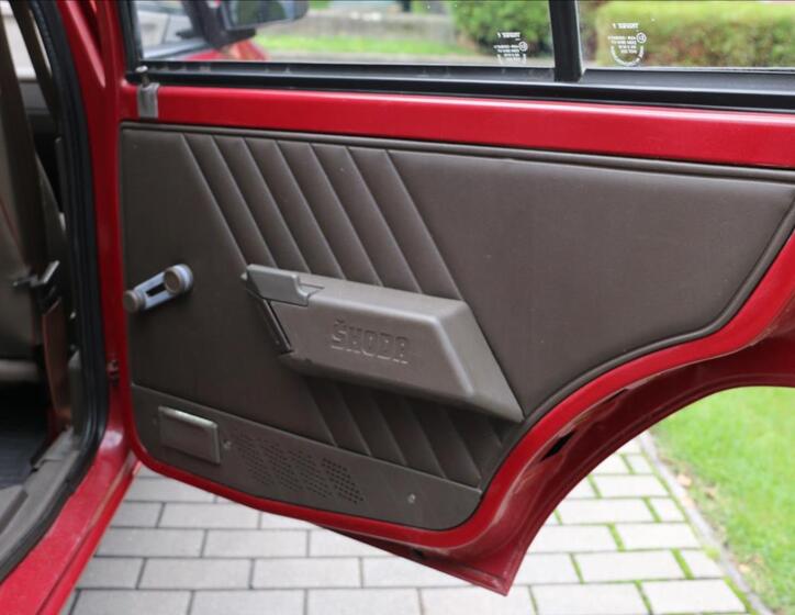 Škoda Favorit 18