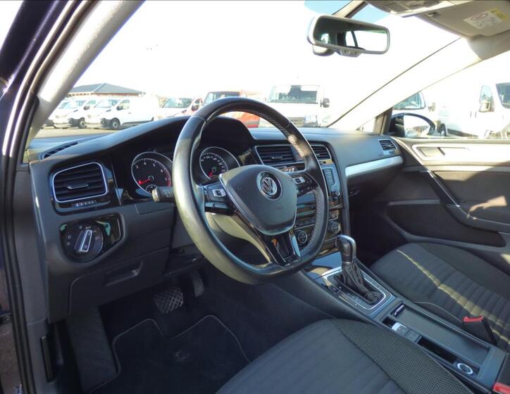 Volkswagen Golf 27