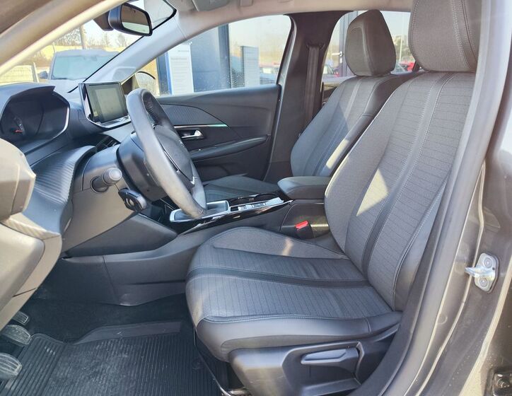 Peugeot 208 12