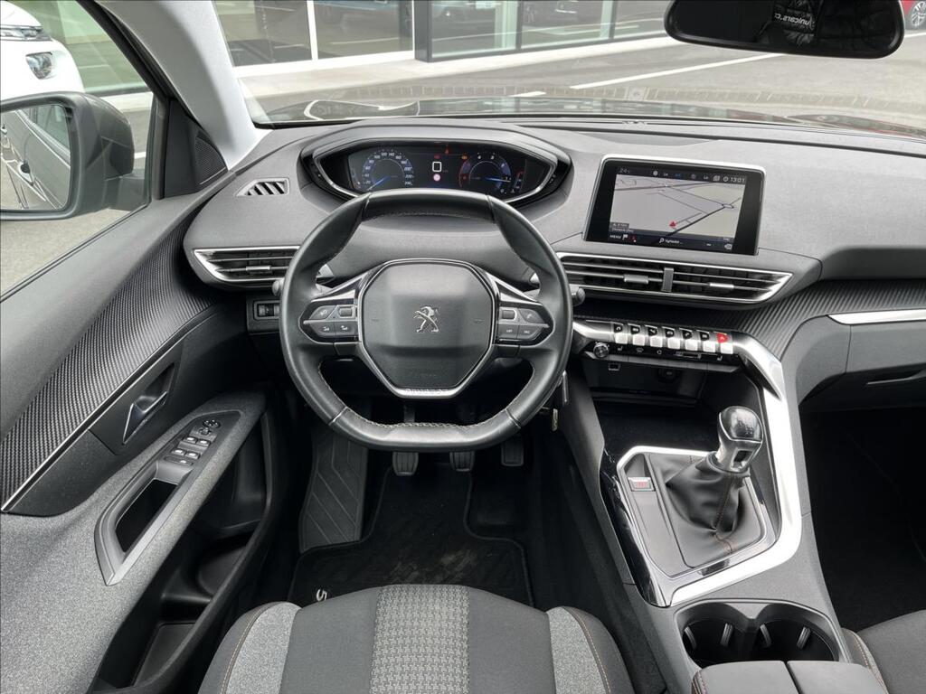Peugeot 5008 10