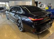 BMW i7 19