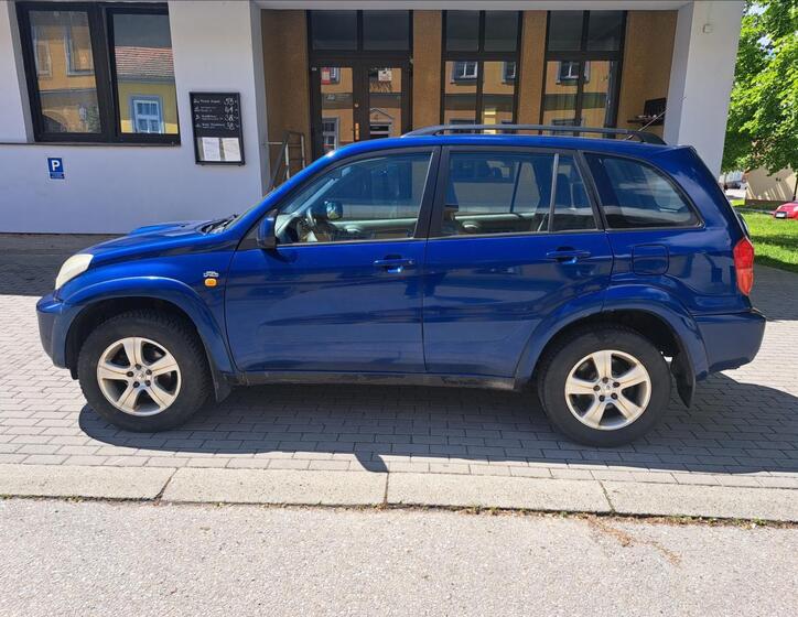 Toyota RAV4 6