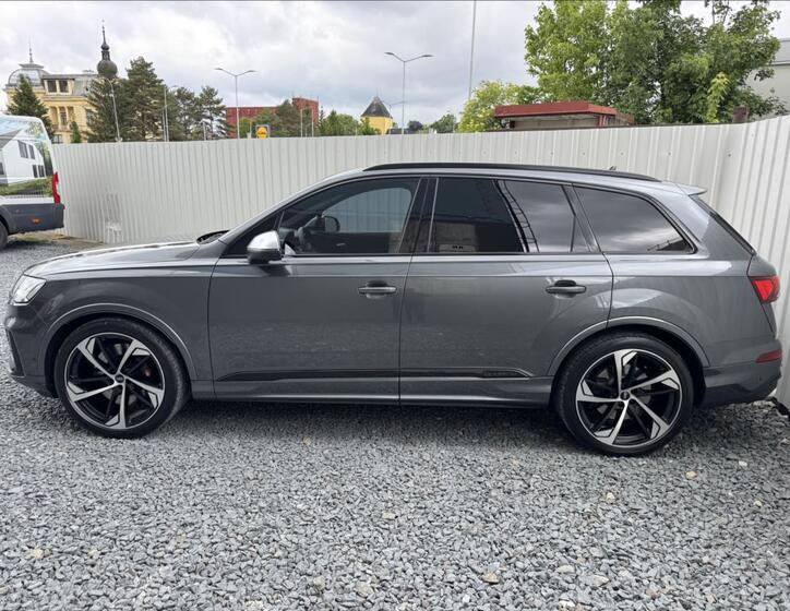 Audi SQ7 4