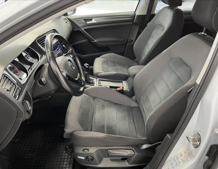 Volkswagen Golf 19