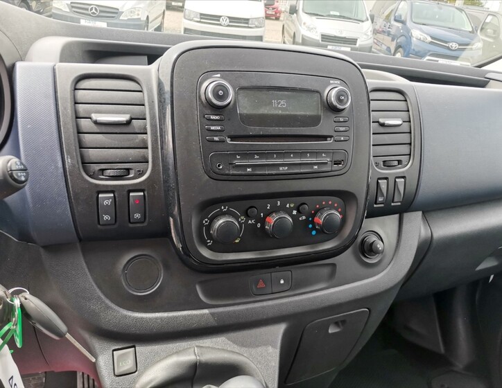 Opel Vivaro 9