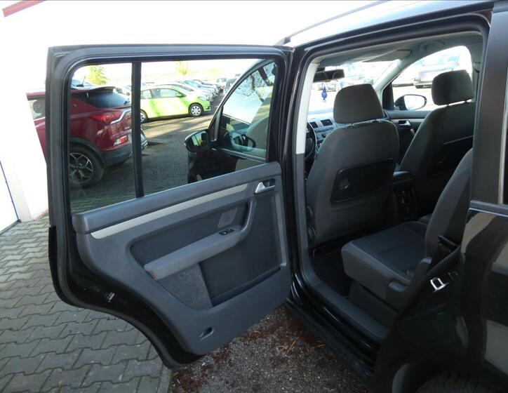 Volkswagen Touran 11