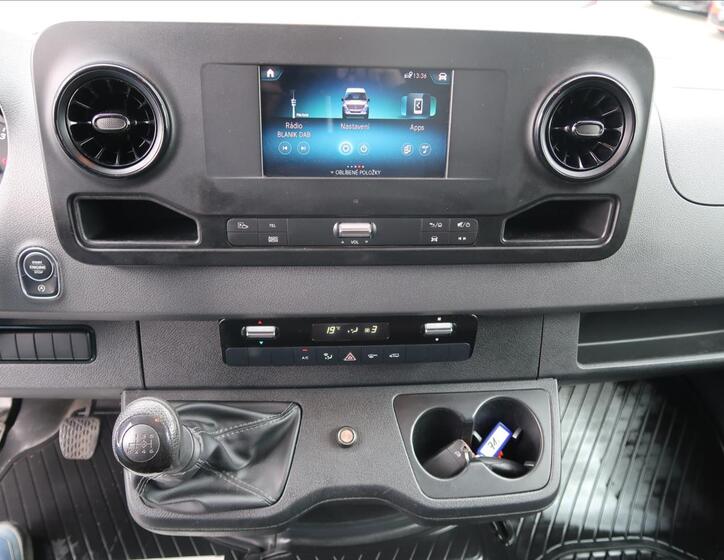 Mercedes-Benz Sprinter 14