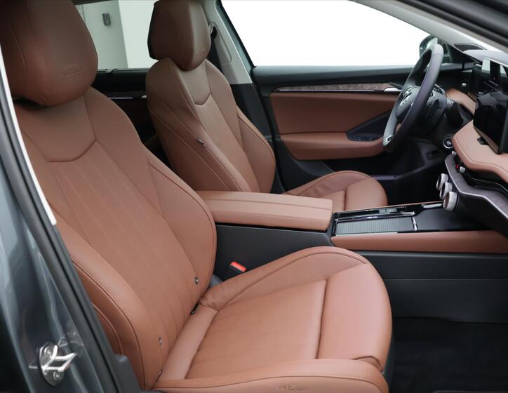 Škoda Superb 16