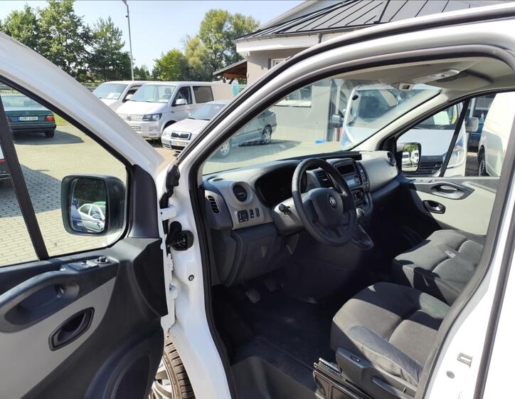 Renault Trafic 11