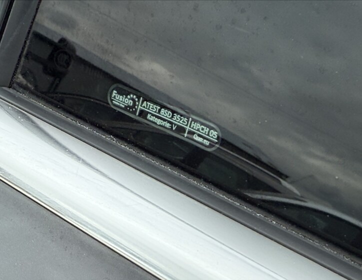 Audi A8 40