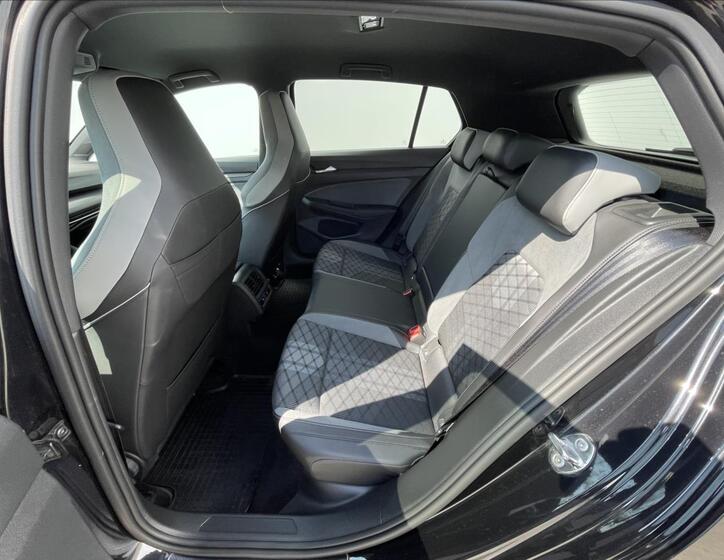 Volkswagen Golf 15